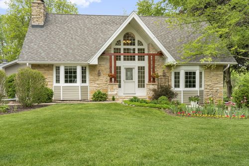 N24W26730 Accent Ct, Pewaukee, WI, 53072-4533 | Card Image