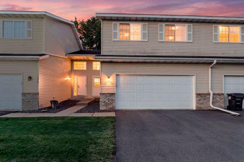 1070 Pine St, Farmington, MN, 55024-8405 | Card Image