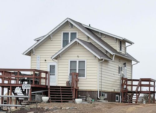 1509 6th St Sw, Watford City, ND, 58854-6842 | Card Image
