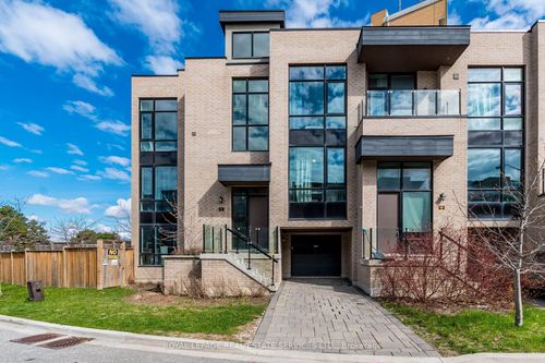 82 Pony Farm Drive, Etobicoke, ON, M9R0B3 | Card Image