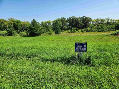 174 Savannah Pkwy, DEERFIELD, WI, 53531-9362 | Card Image