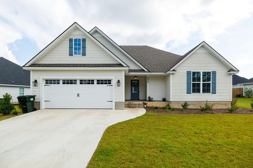 3916 Landings Cir, Hahira, GA, 31632-6305 | Card Image