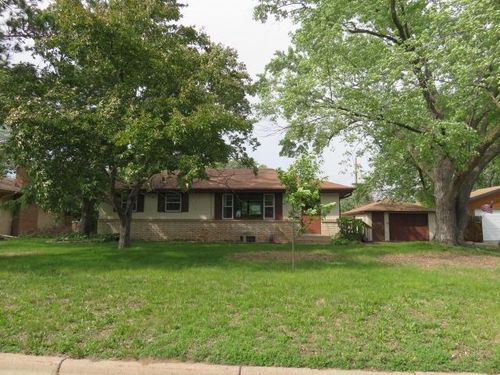 3100 62nd Ave N, Brooklyn Center, MN, 55429-2615 | Card Image
