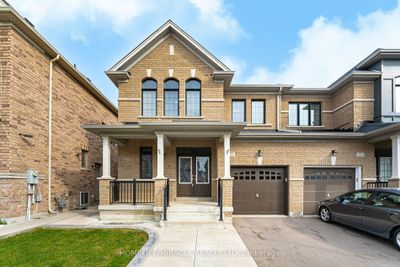 23 Fringetree Rd, House attached with 4 bedrooms, 4 bathrooms and 3 parking in Brampton ON | Image 2