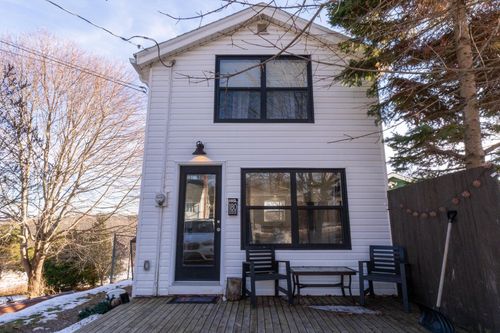 {{alt}} | Card Image