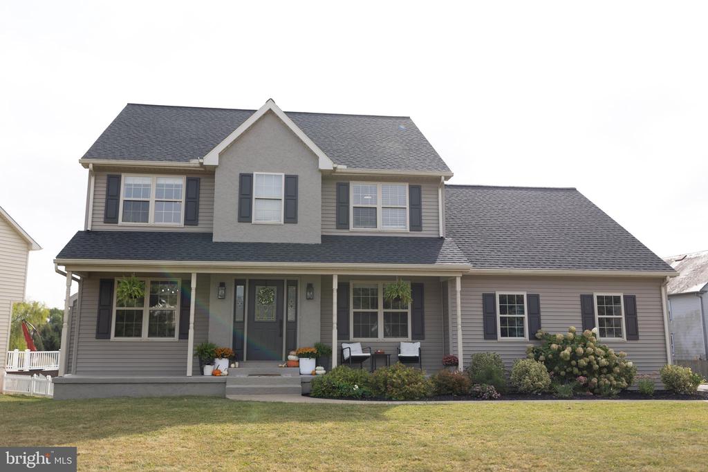 Windsock Way, New Holland, PA 17557