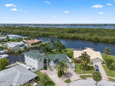 689 S Hedgecock Square, House other with 3 bedrooms, 4 bathrooms and null parking in Satellite Beach FL | Image 1