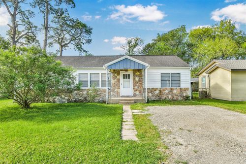 2807 Fannin St, La Marque, TX, 77568-4822 | Card Image