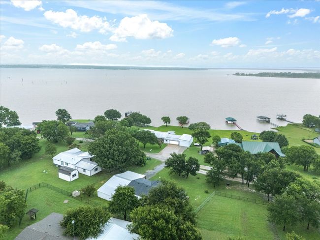 403 Se County Road 3048 C, House other with 3 bedrooms, 2 bathrooms and null parking in Corsicana TX | Image 34