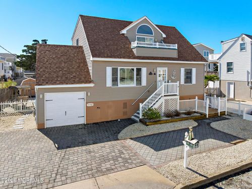 10 W Mermaid Ln, LONG BEACH TOWNSHIP, NJ, 08008-3348 | Card Image