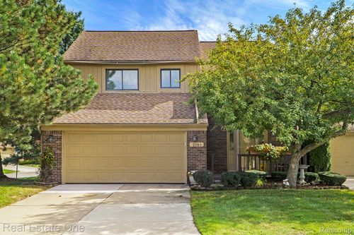 63-2191 Rochelle Park Dr, Rochester Hills, MI, 48309-3742 | Card Image