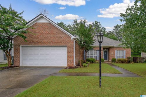 127 Crestmont Ln, Pelham, AL, 35124-1806 | Card Image