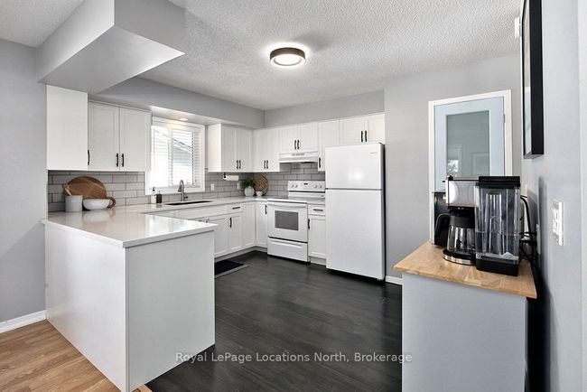 33 Blake St, House other with 3 bedrooms, 2 bathrooms and 2 parking in Meaford ON | Image 5