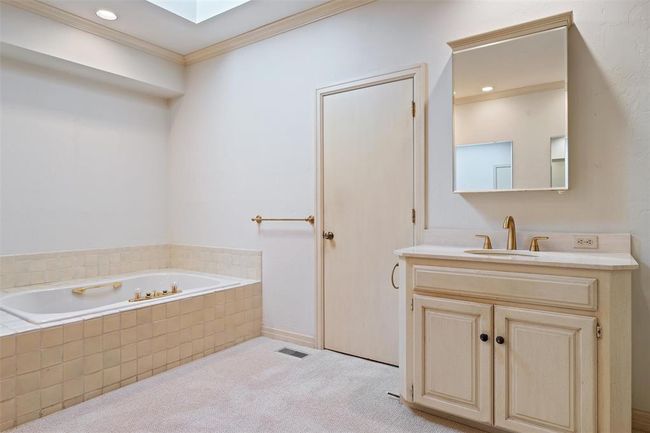 1409 Glenbrook Ter, House other with 3 bedrooms, 4 bathrooms and null parking in Nichols Hills OK | Image 23