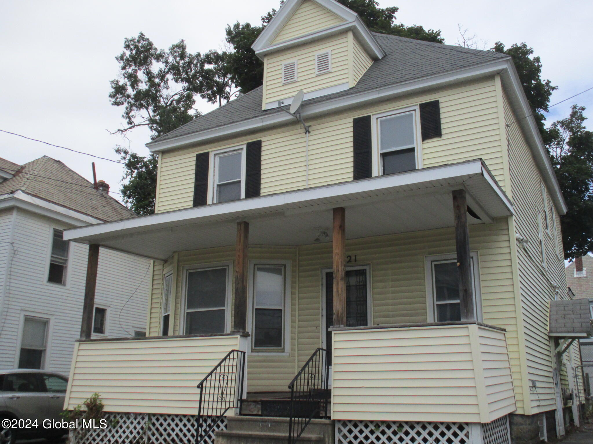 Forest Rd, Schenectady, NY 12303