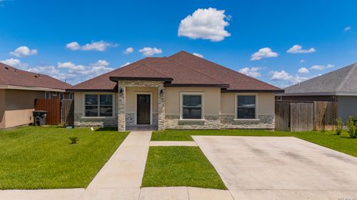 1829 Rebecca Ln, Eagle Pass, TX, 78852-1358 | Card Image