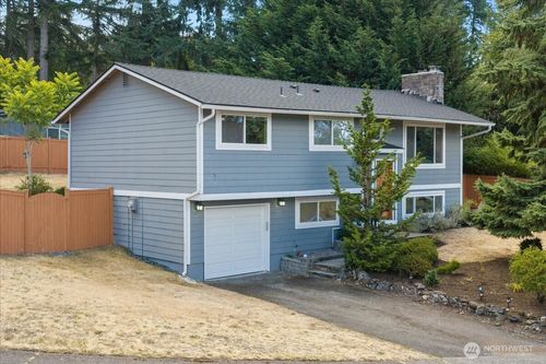 9210 166th Pl Ne, Redmond, WA, 98052-3742 | Card Image