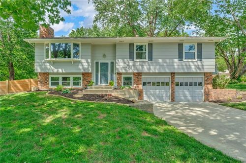 3428 Trail Rd, Lawrence, KS, 66049-2226 | Card Image