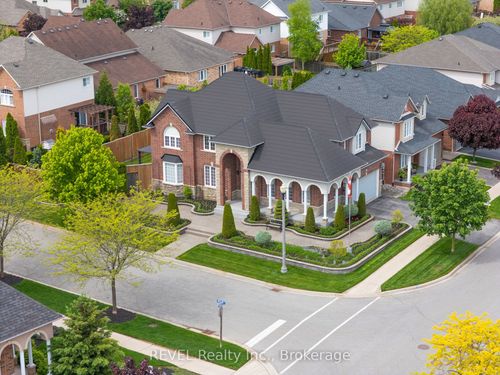42 Vinifera Dr, Grimsby, ON, L3M5S1 | Card Image
