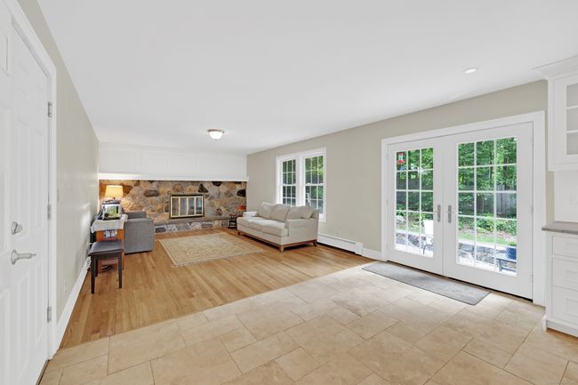 19 Maplecrest Dr, House other with 4 bedrooms, 3 bathrooms and null parking in Danbury CT | Image 4