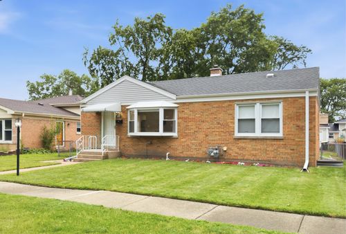 8022 Central Ave, Morton Grove, IL, 60053-3524 | Card Image