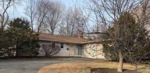 4 Curwen Rd, Peabody, MA, 01960-1206 | Card Image