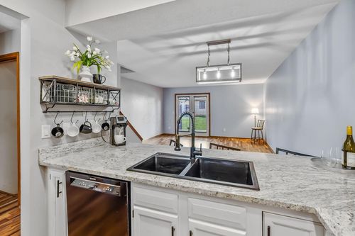 3191 Parkview Cir, Grove City, OH, 43123-1863 | Card Image