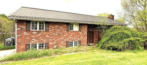 304 Overlook Dr, Follansbee, WV, 26037-1785 | Card Image