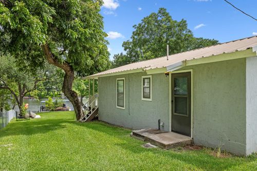 806 Clen Oak Pkwy, Burnet, TX, 78611-5450 | Card Image