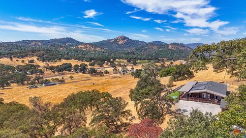 1560 Pinto Dr, Angels Camp, CA, 95222-9302 | Card Image