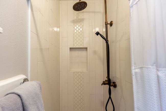 1711 Deerfield Dr, House other with 4 bedrooms, 4 bathrooms and 2 parking in Austin TX | Image 15