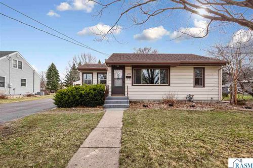 1235 E Main St, Mankato, MN, 56001-5080 | Card Image