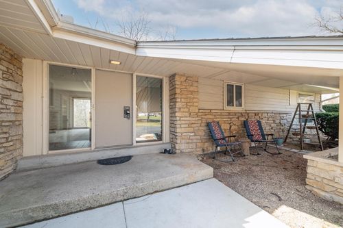 N60W15671 Hawthorne Drive, Menomonee Falls, WI, 53051 | Card Image