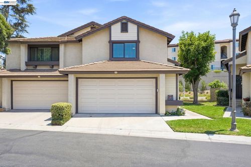 18-5050 Canyon Crest Dr, Riverside, CA, 92507-6017 | Card Image