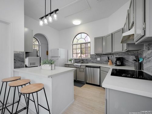 6304 Village Arbor, San Antonio, TX, 78250-5751 | Card Image