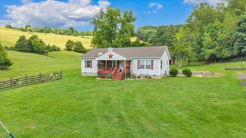 211 Wild Grass Ln, Lexington, VA, 24450-3944 | Card Image