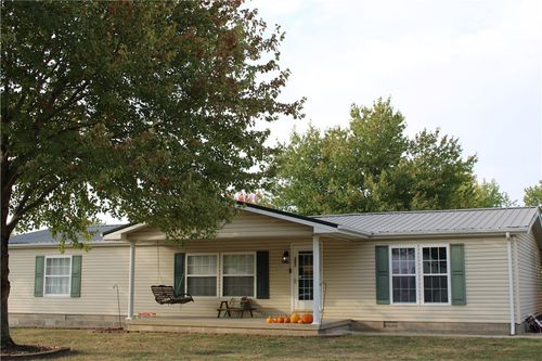 201 E N 3rd St, Strasburg, IL, 62465-1091 | Card Image