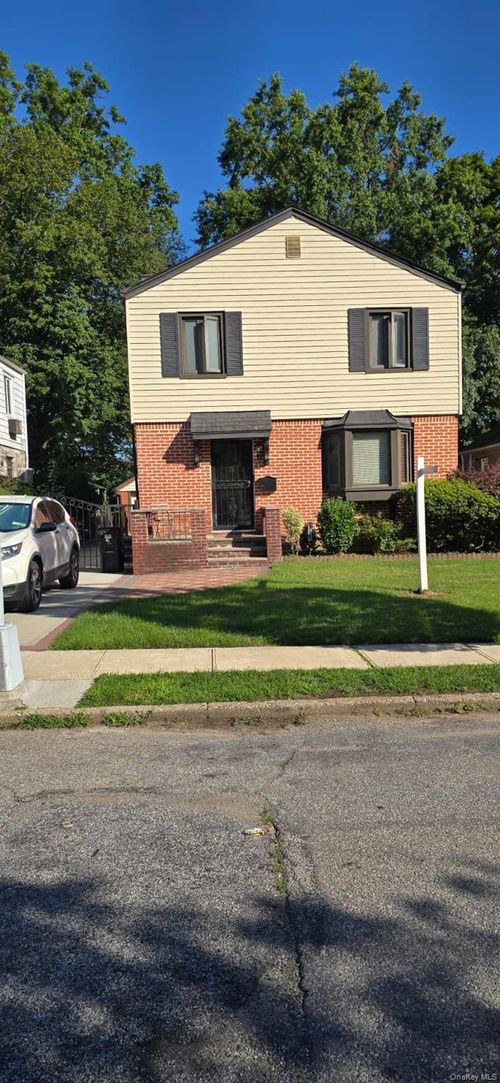 20962 Whitehall Terrace, New York, NY, 11427 | Card Image