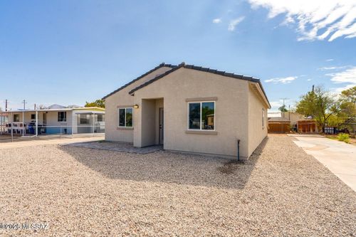 1846 Circulo Mexicali, Rio Rico, AZ, 85648-8025 | Card Image