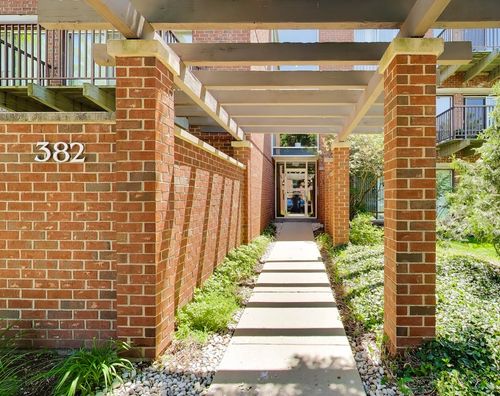 221-382 Kelburn Road, Deerfield, IL, 60015 | Card Image