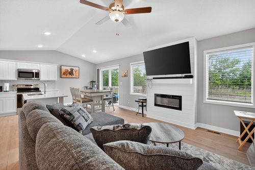 113 Walnut Dr, Norwalk, IA, 50211-8008 | Card Image