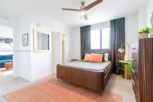 apt-720-1005 Spring Garden Rd, Miami, FL, 33136-2262 | Card Image