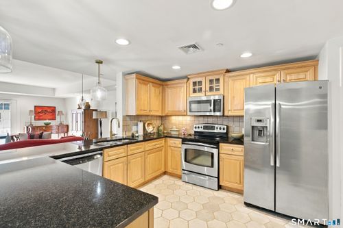 310e-237 Fern Street, West Hartford, CT, 06119 | Card Image