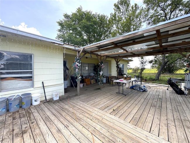 1435 Shaws Bend Rd, Home with 3 bedrooms, 2 bathrooms and null parking in Columbus TX | Image 5