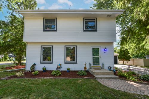 45 Maria Dr, Elkhorn, WI, 53121-1510 | Card Image