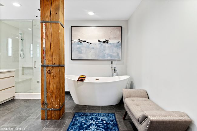 APT-410 - 375 W Erie St, Condo with 3 bedrooms, 2 bathrooms and 2 parking in CHICAGO IL | Image 13