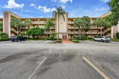 F4 - 1604 Abaco Dr, Condo with 2 bedrooms, 2 bathrooms and null parking in Coconut Creek FL | Image 1