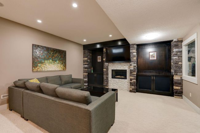 26 Aspen Dale Court Sw, Home with 4 bedrooms, 3 bathrooms and 6 parking in Calgary AB | Image 29