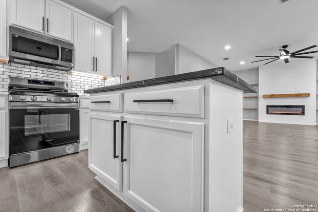 12851 Limestone Way, House other with 4 bedrooms, 3 bathrooms and null parking in San Antonio TX | Image 22