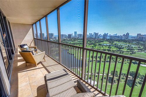 ph-36-20379 W Country Club Dr, Aventura, FL, 33180-4303 | Card Image